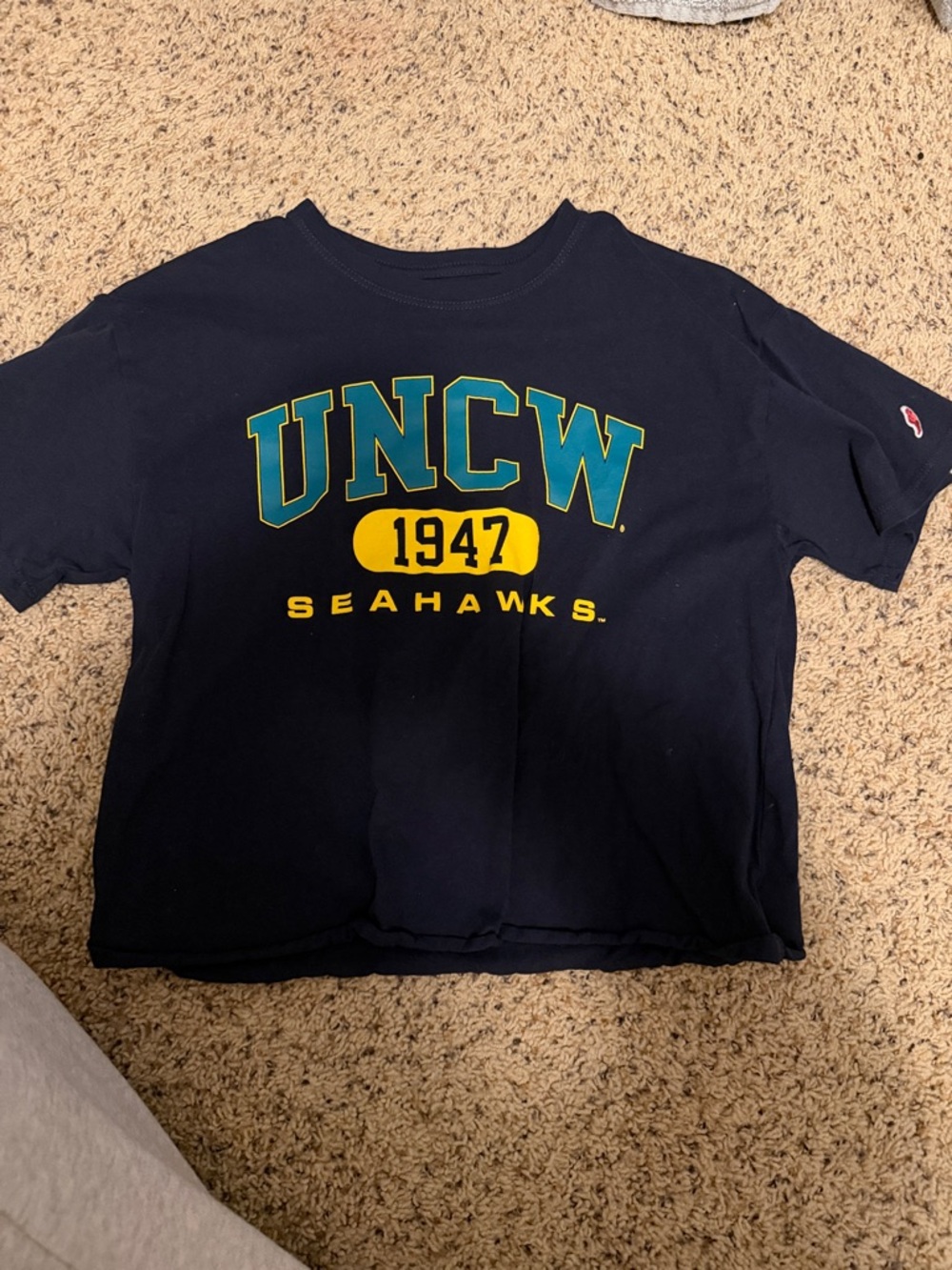League Navy UNCW Seahawks Cropped Graphic Tee with Teal and Yellow